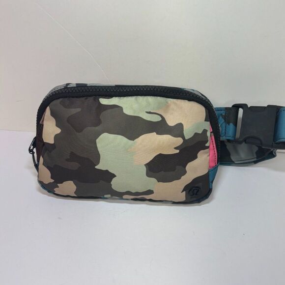 LULULEMON Camo Multicolor Fanny Pack Everywhere Belt Bag Heritage Adjustable - Picture 5 of 8